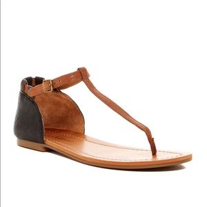 Lucky Brand Ezzra T-strap Thong Sandals. 8.